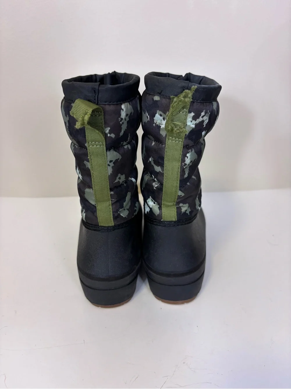 Bogs Kids Black and Olive Camo Insulated Winter Waterproof Boots Youth 4